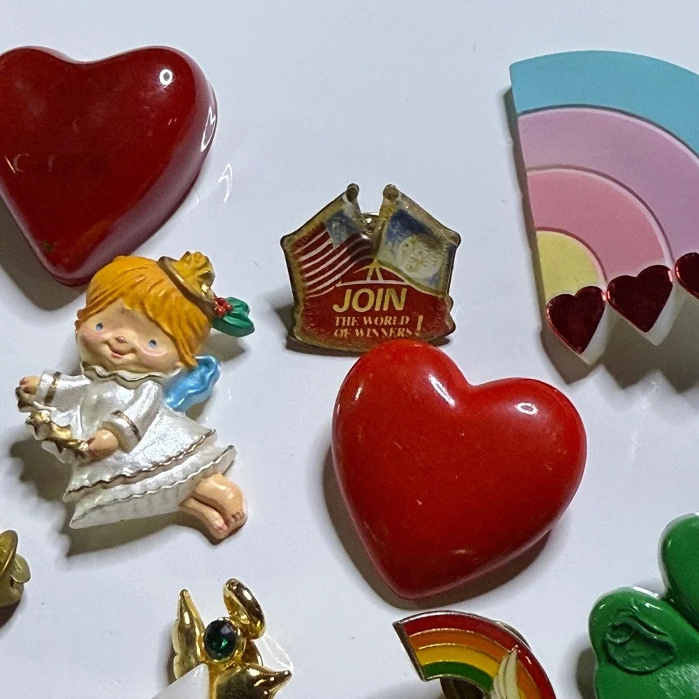 Vintage Lot of Pins Brooches Hearts Angels Flags Rainbows Shamrocks‎
